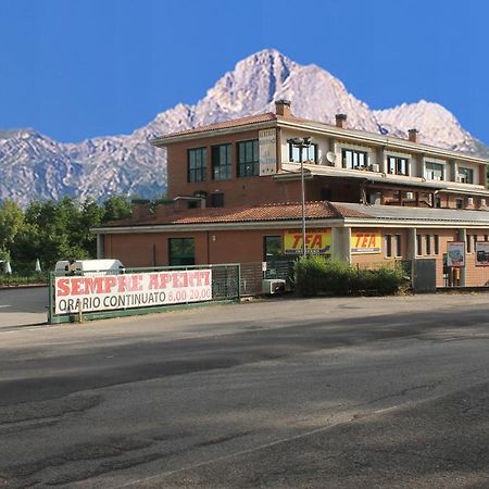 Isola del Gran Sasso dʼItalia Residence La Piscina المظهر الخارجي الصورة