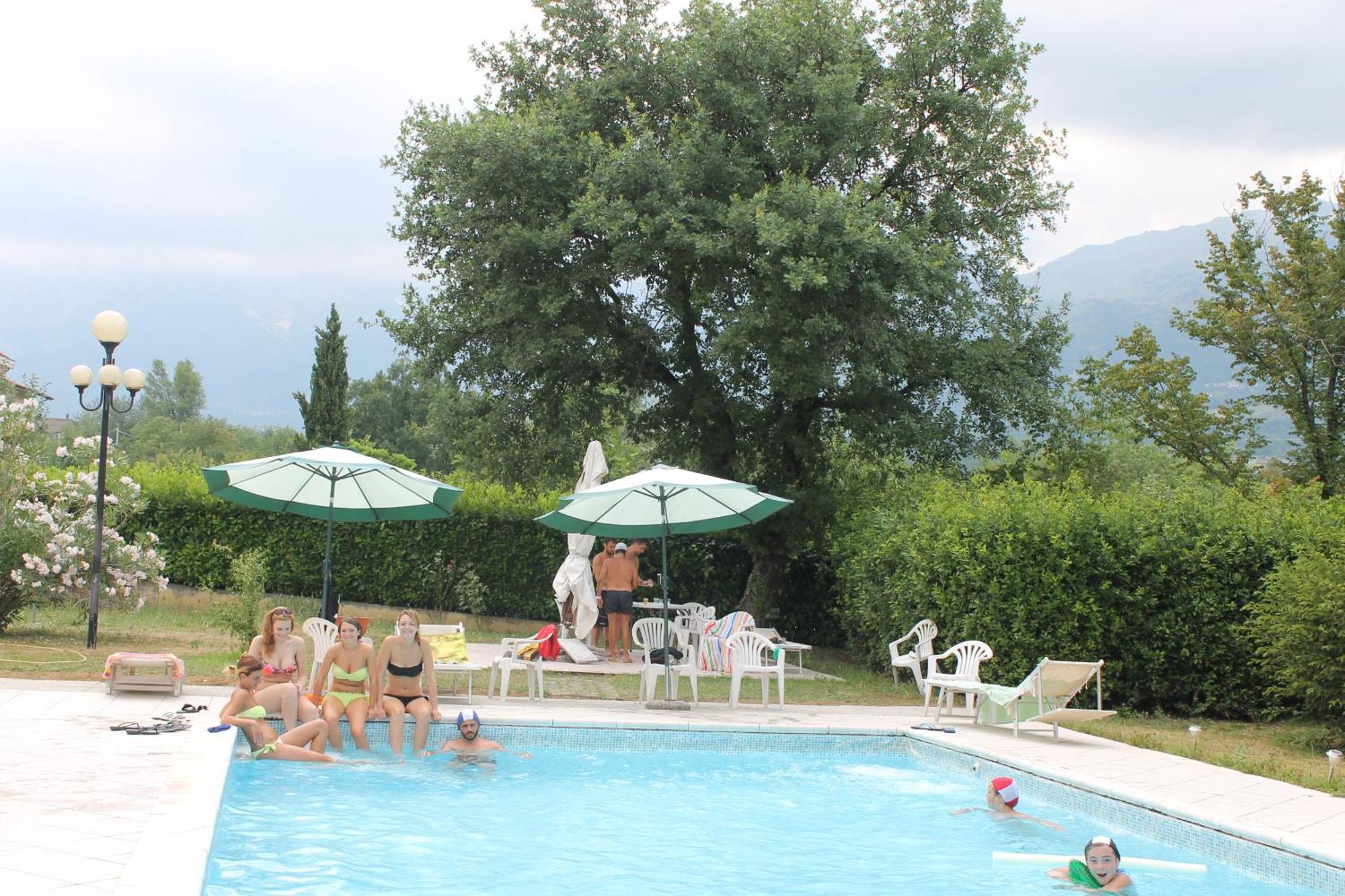 Isola del Gran Sasso dʼItalia Residence La Piscina المظهر الخارجي الصورة