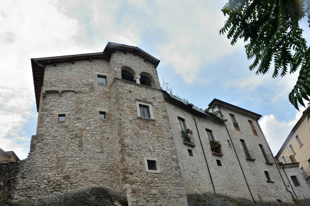 Isola del Gran Sasso dʼItalia Residence La Piscina المظهر الخارجي الصورة