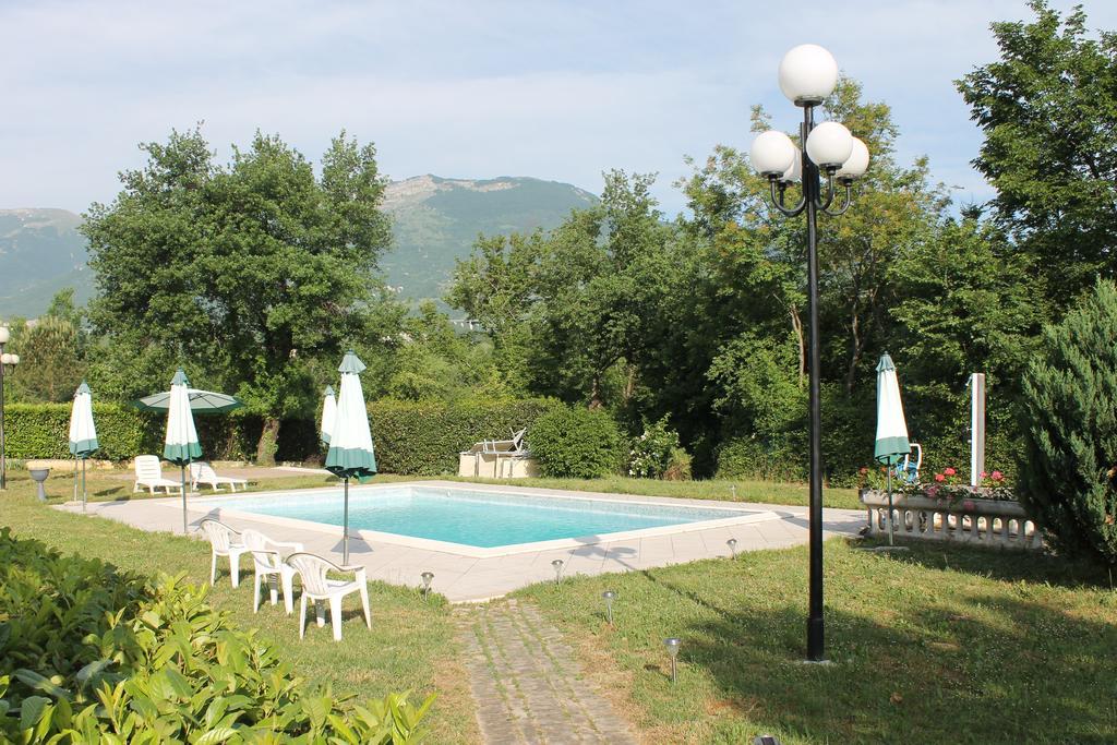 Isola del Gran Sasso dʼItalia Residence La Piscina المظهر الخارجي الصورة
