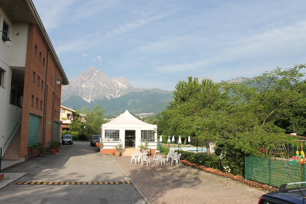 Isola del Gran Sasso dʼItalia Residence La Piscina المظهر الخارجي الصورة