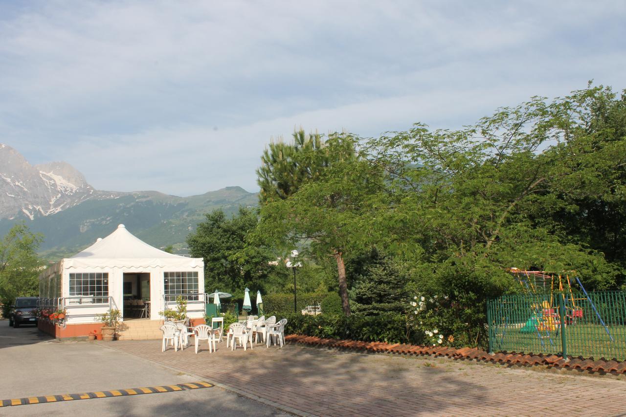 Isola del Gran Sasso dʼItalia Residence La Piscina المظهر الخارجي الصورة