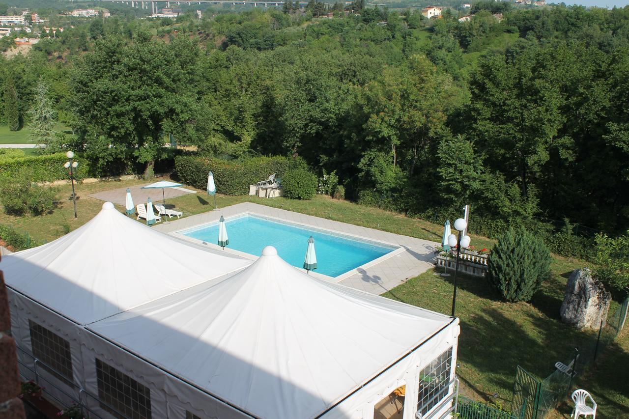 Isola del Gran Sasso dʼItalia Residence La Piscina المظهر الخارجي الصورة